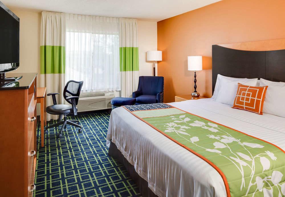 Fairfield Inn Manhattan, Kansas Экстерьер фото