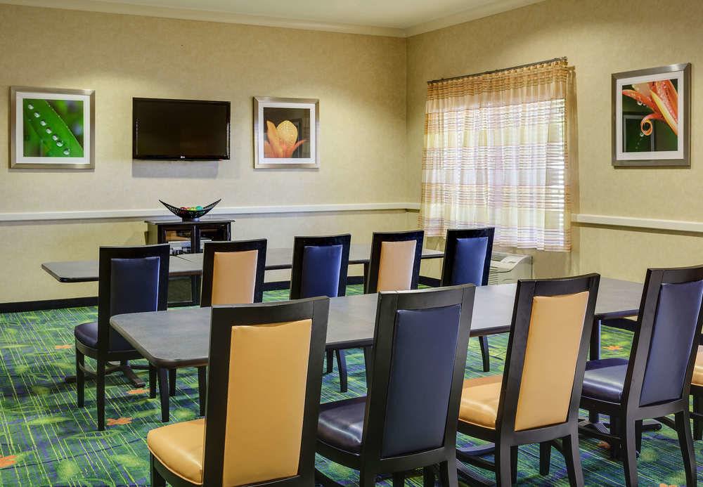 Fairfield Inn Manhattan, Kansas Экстерьер фото